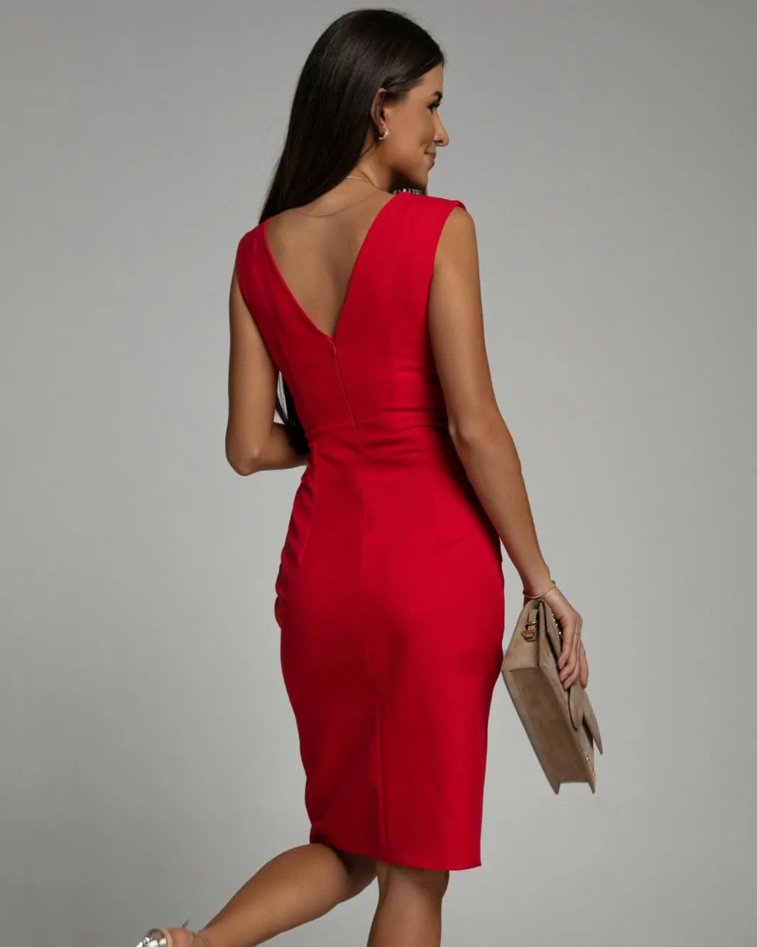 Arielle - Figurbetontes Kleid mit V-Ausschnitt und Schlitz