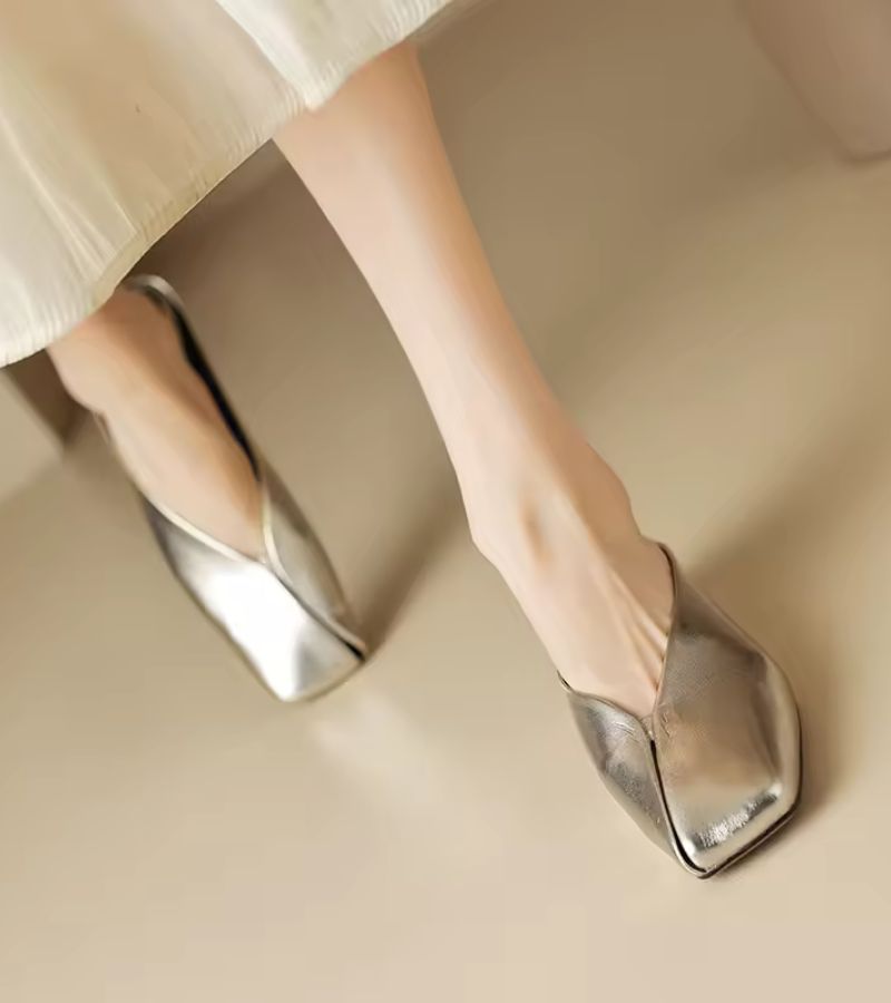 Camellia - Premium Pantolette mit eckiger Zehenpartie