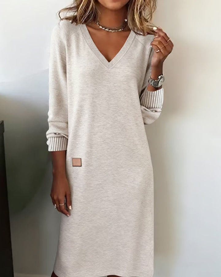 Galenique - Lässiges Strickkleid mit V-Ausschnitt