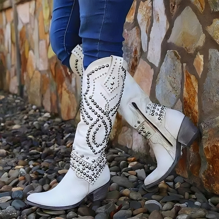 Sylverelle - nietenbesetzte Vintage-Westernstiefel
