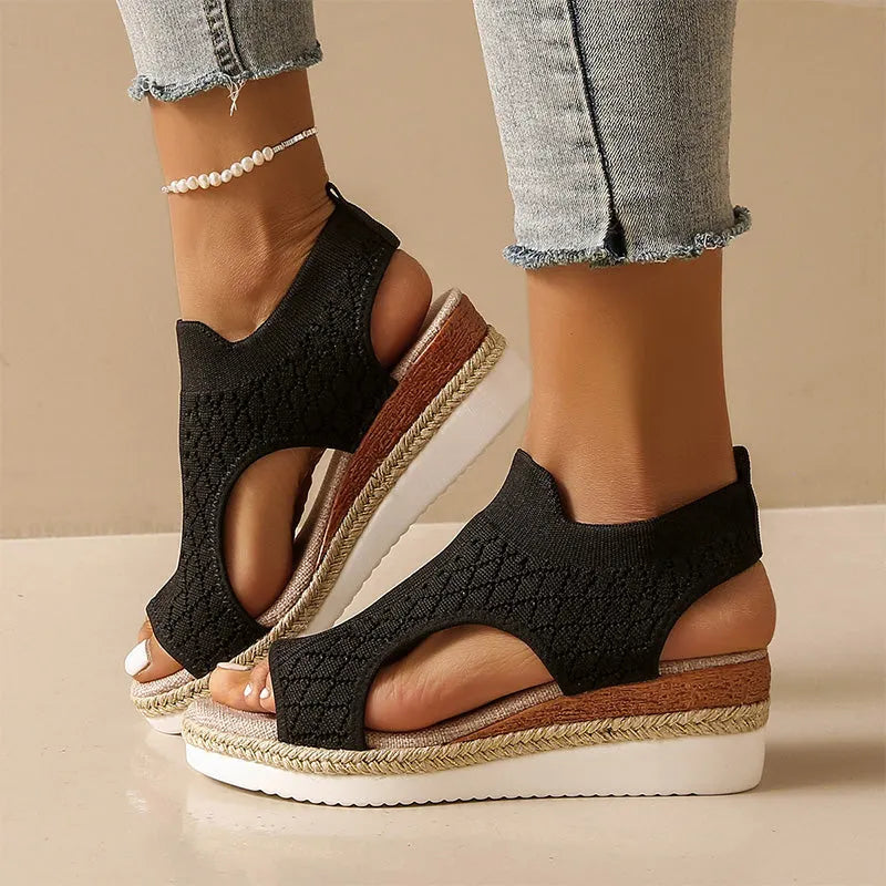 Orianne - atmungsaktive Peep-Toe-Keilsandaletten