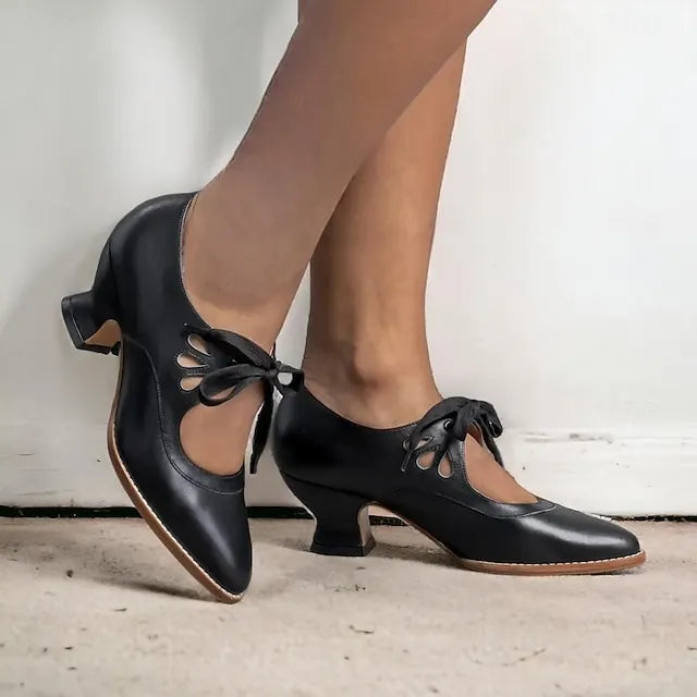 Veralyn - Vintage Kitten-Heels zum Schnüren