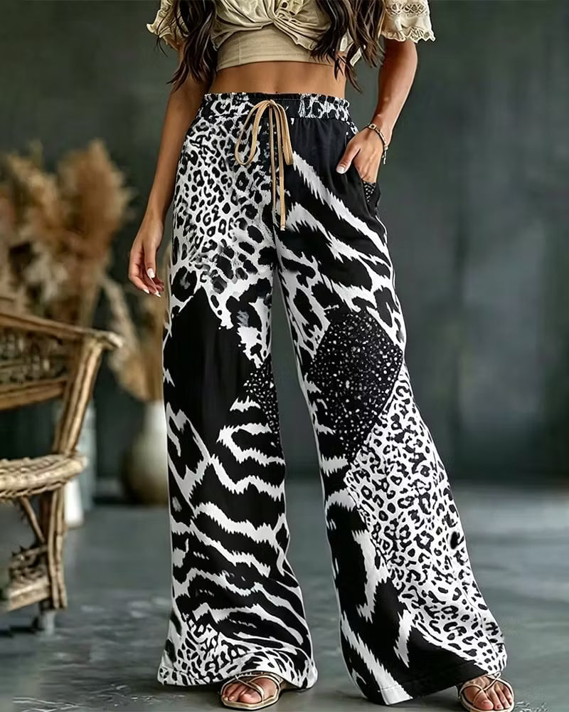 Elfrida - weiche, weit geschnittene Patchwork-Hose mit Leopardenmuster