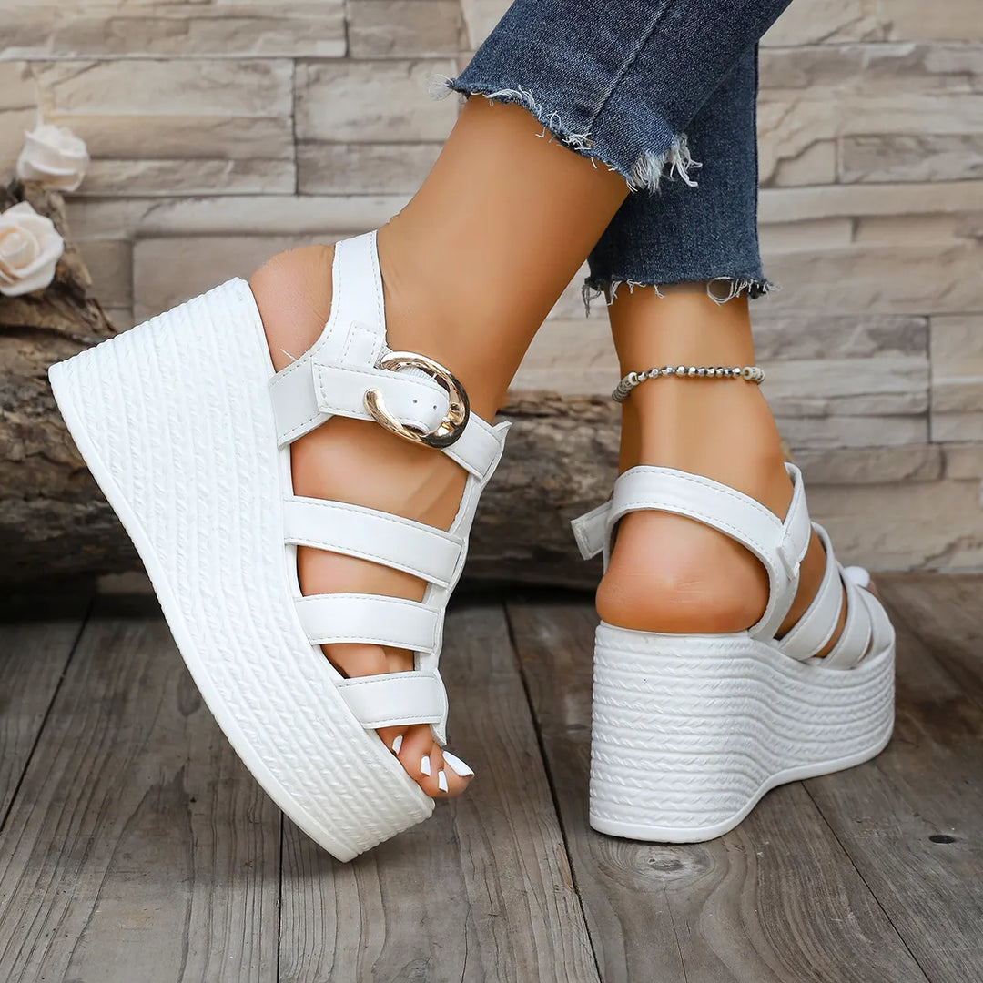 Isabeau - gepolsterte Keilsandalen