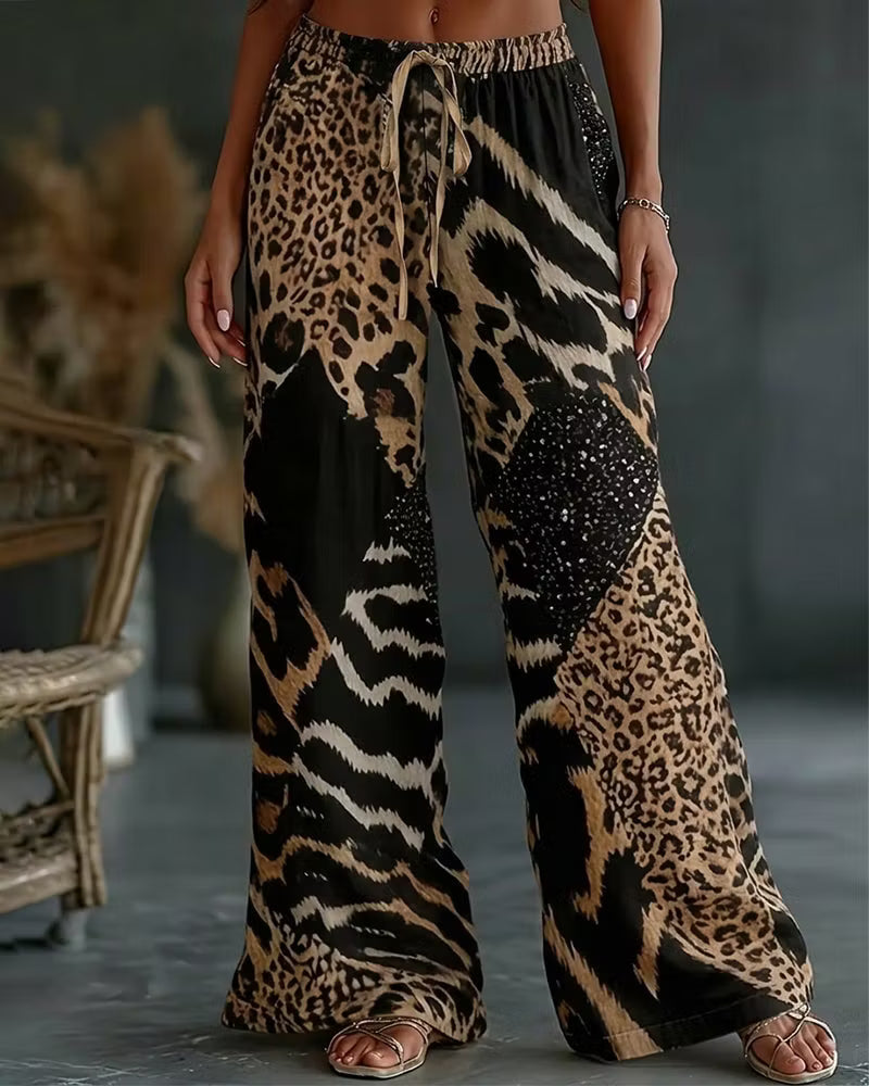 Elfrida - weiche, weit geschnittene Patchwork-Hose mit Leopardenmuster