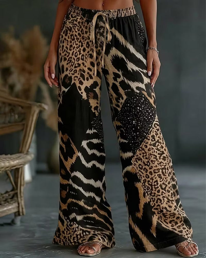 Elfrida - weiche, weit geschnittene Patchwork-Hose mit Leopardenmuster