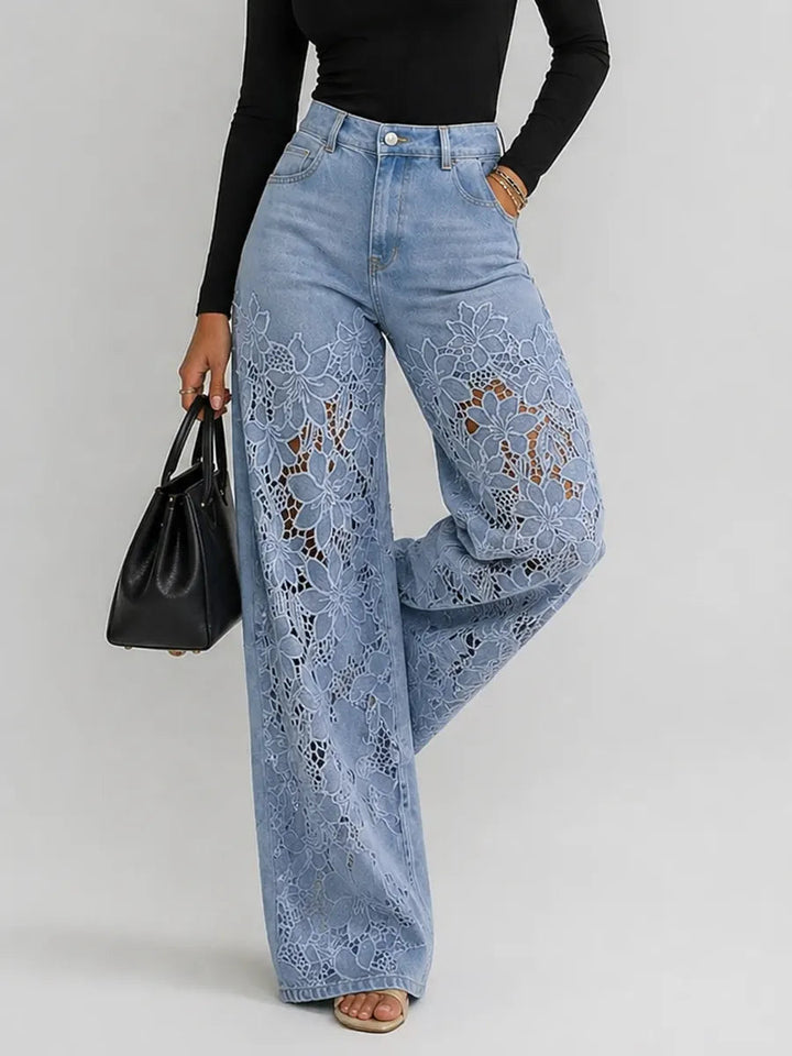 Kaliora - Wide-Leg-Jeans mit floraler Spitze