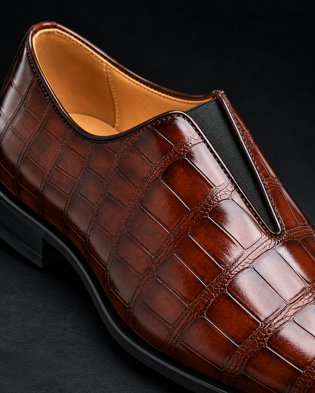 Denton - Patinierte Slip-on-Loafer mit Kroko-Prägung