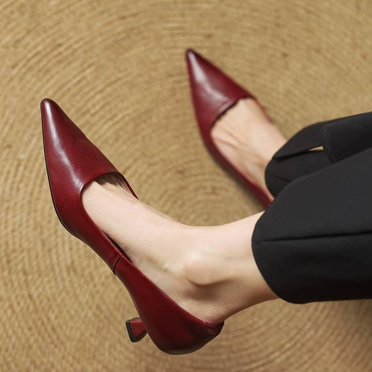 Serelina - Elegante Pumps mit spitzer Zehenpartie und Kitten-Heel