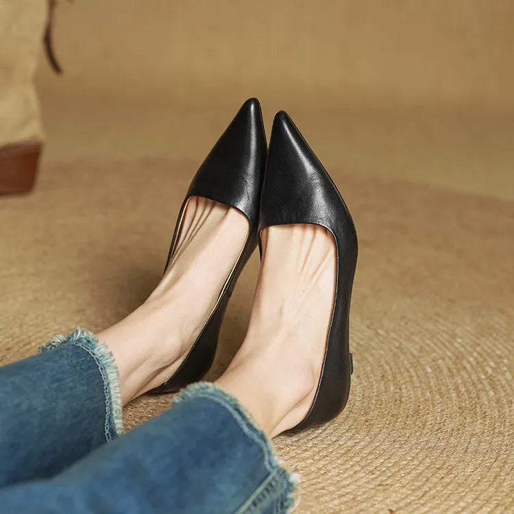 Serelina - Elegante Pumps mit spitzer Zehenpartie und Kitten-Heel