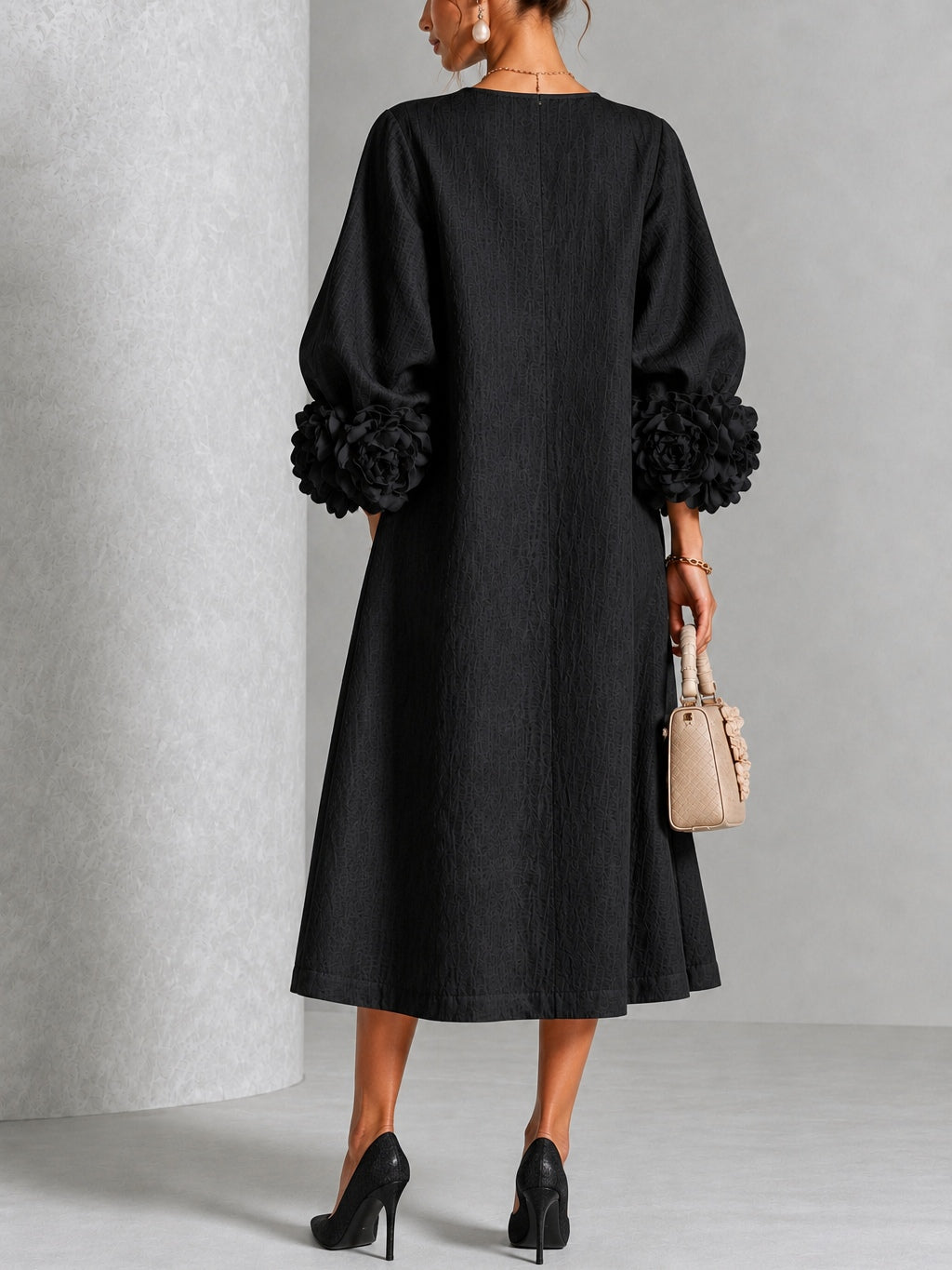 Estelora - Skulpturales Midi-Kleid mit Blumenprint