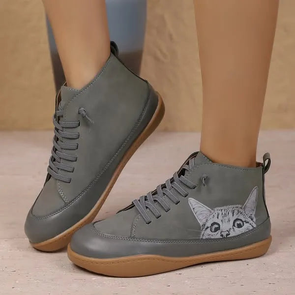 Zorelle - Komfortable knöchelhohe Stiefeletten mit Katzen-Detail