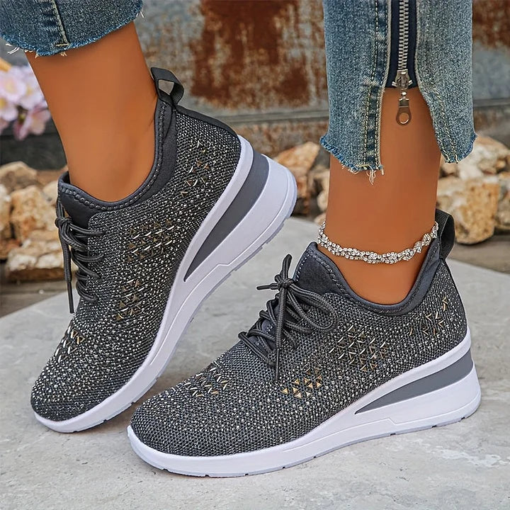 Lilia - mit Strass besetzte Keilsneaker