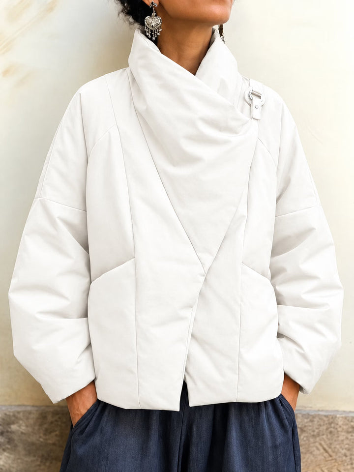 Ismena - Asymmetrische Pufferjacke mit hohem Stehkragen