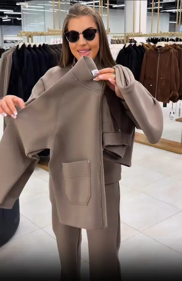Floranique - Set aus kurz geschnittener Jacke mit Soft-Touch und weit geschnittener Hose