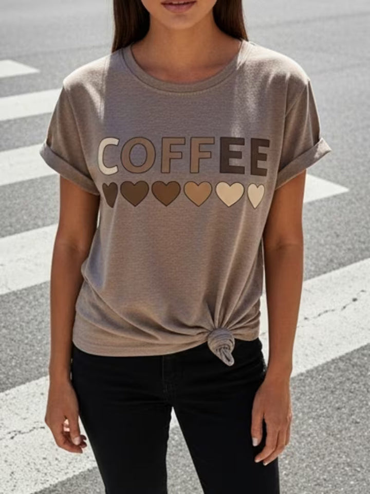 Sarai - T-Shirt mit Kaffeeherz-Print