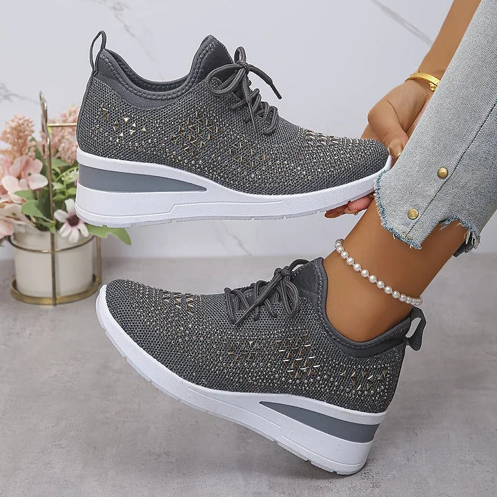Lilia - mit Strass besetzte Keilsneaker