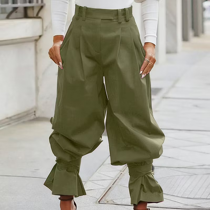 Dianella - Hochtaillierte Hose mit Rüschenabschluss