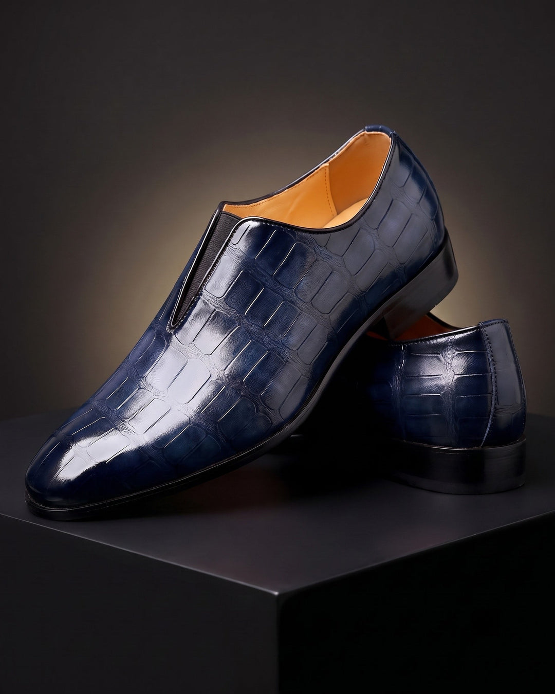 Denton - Patinierte Slip-on-Loafer mit Kroko-Prägung