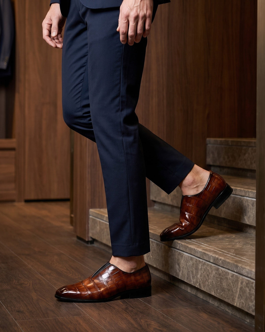Denton - Patinierte Slip-on-Loafer mit Kroko-Prägung