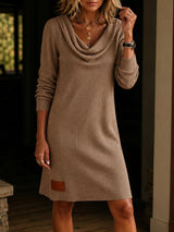 Avena - Gestreiftes Kleid mit Wasserfallausschnitt