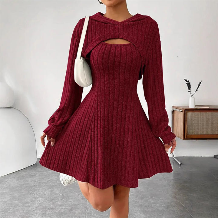 Mirellia - Strick-Minikleid mit Kapuze und Cut-outs