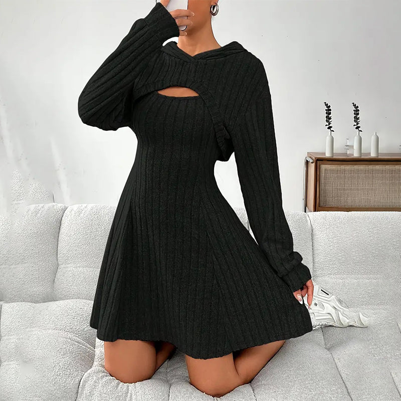 Mirellia - Strick-Minikleid mit Kapuze und Cut-outs