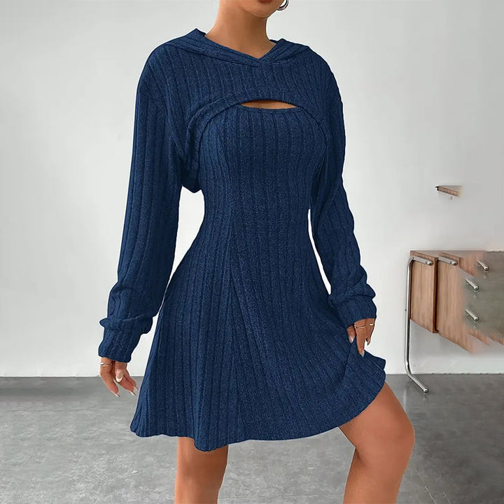 Mirellia - Strick-Minikleid mit Kapuze und Cut-outs