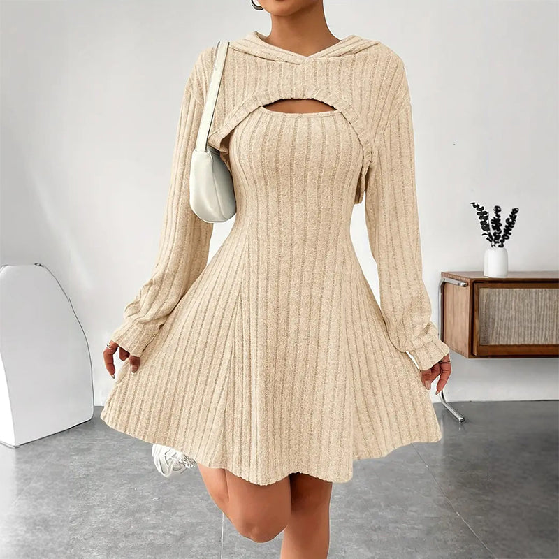 Mirellia - Strick-Minikleid mit Kapuze und Cut-outs