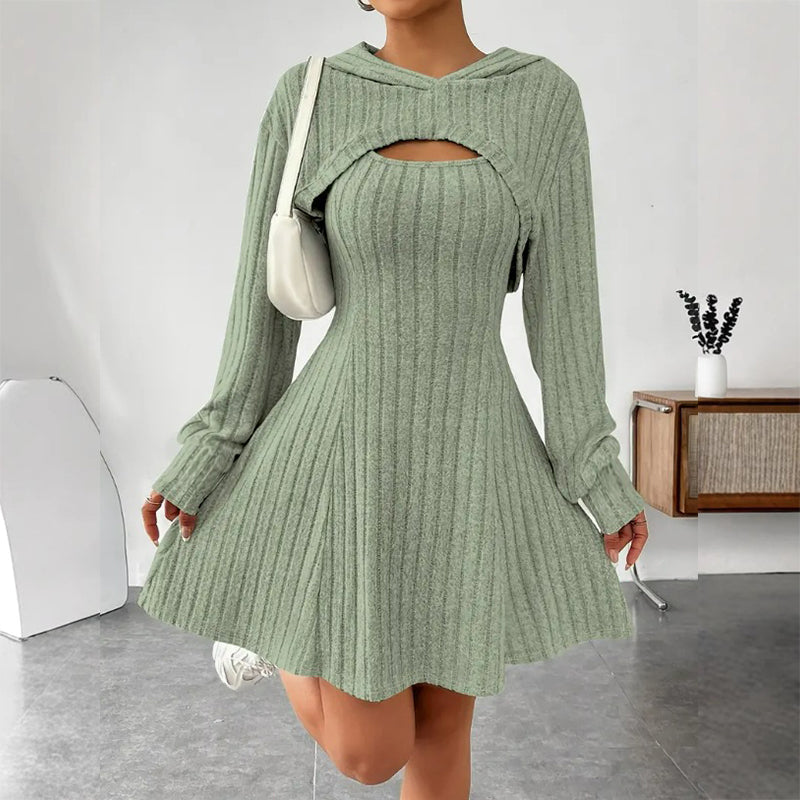 Mirellia - Strick-Minikleid mit Kapuze und Cut-outs