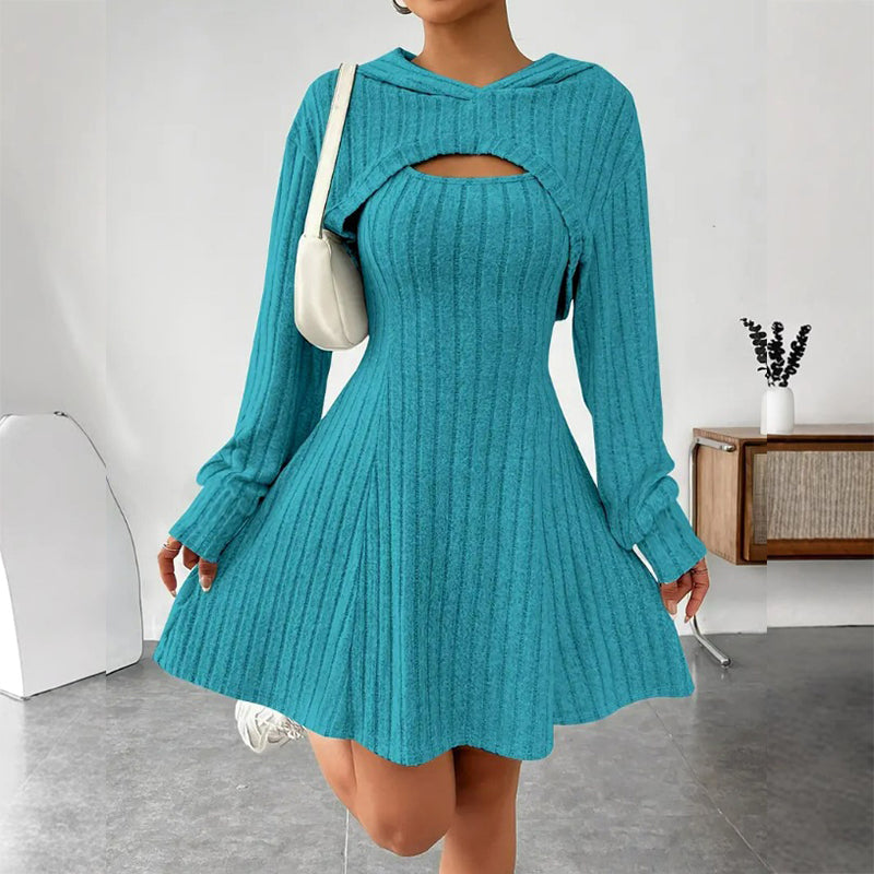 Mirellia - Strick-Minikleid mit Kapuze und Cut-outs