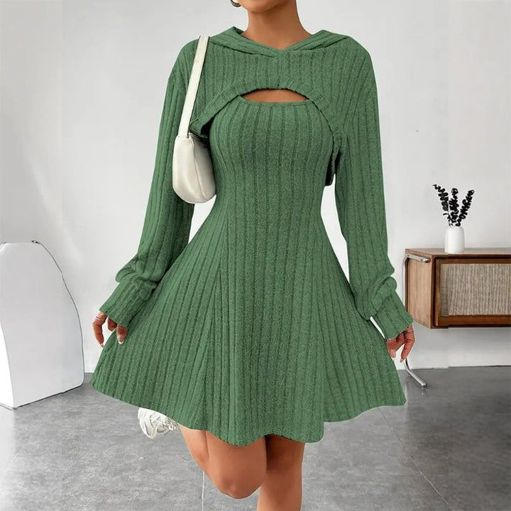 Mirellia - Strick-Minikleid mit Kapuze und Cut-outs